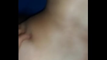 Por sus dos agujeros con gran eyaculacion en sus nalgas Por sus dos agujeros con gran eyaculacion en sus nalgas