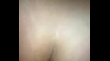 Por sus dos agujeros con gran eyaculacion en sus nalgas