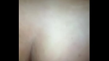 Por sus dos agujeros con gran eyaculacion en sus nalgas