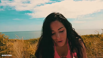 Linda del sol fucks a big cock at the beach