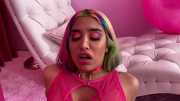 Pussy eating scissoring dildo play with roxy lips