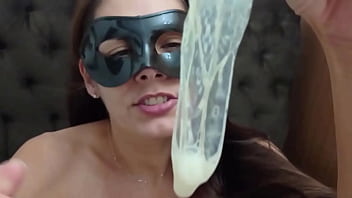 Comer mulher de corno é a melhor coisa que existe olha o que a cachorra fez na hora que gozei