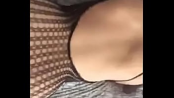 Comi uma morena de vestidinho sexy