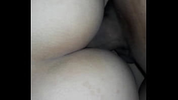 Metendo na bucetinha dela