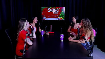 Nunca Se Divertiu Com Dois Homens Nunca Tinha Pensado Em Criar Conteúdo Com Transsexual Mas Tem Muita Sensibilidade Nos Pés E Gosta Do Soca Fofo Bruninha A Surfistinha Watch Sheer Red thumbnail
