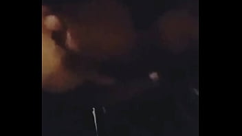 Alimentando a ternero wacho