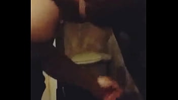 Alimentando a ternero wacho