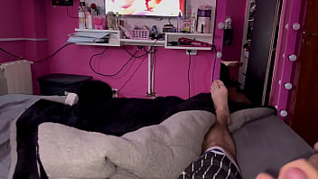 Me encanta que se hagan la paja y lo ayudo