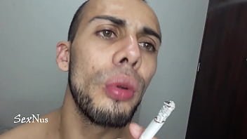Fumando Desnudo thumbnail