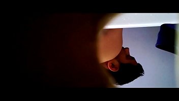 Espiando A Mi Tío En El Baño thumbnail