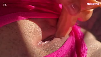 Me follo con mi dildo con la tanga fucsia abierta al sol ️