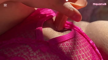 Me follo con mi dildo con la tanga fucsia abierta al sol ️