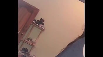 Ecuatoriana haciendo twerking