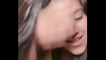 Ecuatoriana haciendo twerking