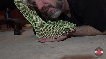 Bow down your going to get what you deserve