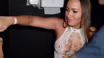 Negão broxa com a priscila diabinha e o câmera fudeu essa gostosa