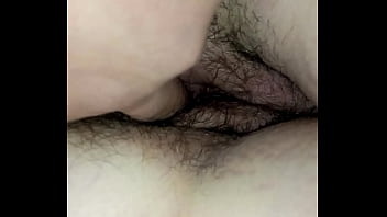 Лижу спящей