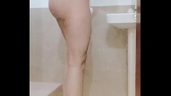 Desi housewife bathing sex pussy indian couple in bathroom