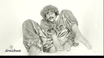 Horror Sex All The Dildo In The Ass thumbnail