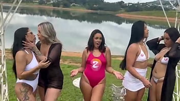 Oque elas fizeram foi incrível tarde gostosa demais