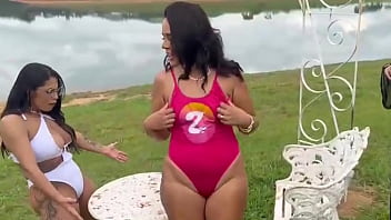 Oque elas fizeram foi incrível tarde gostosa demais