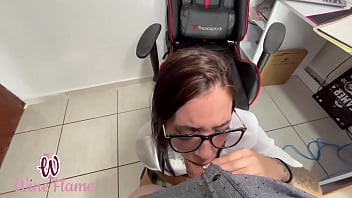 Aluna mal de nota chupa e da bucetinha pra passar na prova