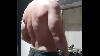 Homem na cozinha carlos simões