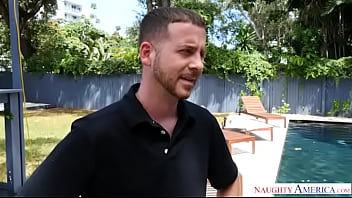 Ending a passionate sex with bootylicious blonde a facial