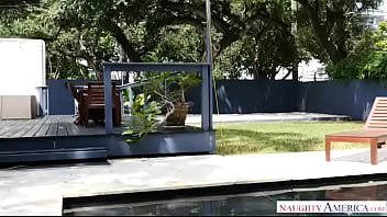 Ending a passionate sex with bootylicious blonde a facial