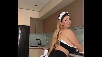 Milf with huge natural tits came to do the cleaning and follow your orders