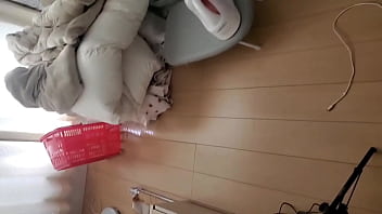 中出し大好きパイパン主婦。