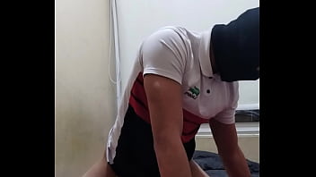 Entro al cuarto de mi hermanastro y terminé follada