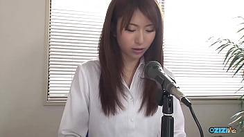 This bitch licked her coworker's schlong