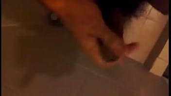 Sacandome la leshe antes de la ducha