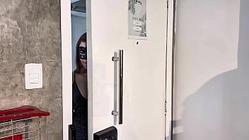 Casal chama motorista de app para transar