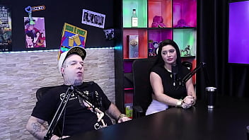 Monica lima cai de boca na bruna carlos na frente do chifrudo diz matheus caetano que foi a melhor sensação de sua esposa trair ele com a monica lima completo no red