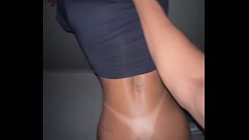 Sexo proibido no elevador com câmera completo