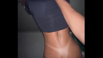 Sexo proibido no elevador com câmera completo