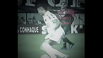 Neymar quebrando tudo