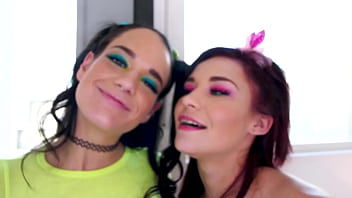 Kylie pierce & daisy love 2 girl double blowjob pov huge cock blowjob and cum swallow