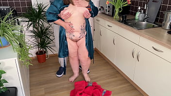 Fingering old milf's hairy pussy