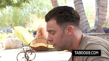 Exhibitionist teen gets naughty and fucks with her boyfriend in front of her stepdad