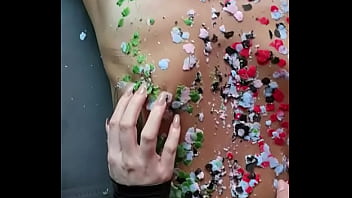 Veronna lambuzada de cera quente e provocando na hora de tirar