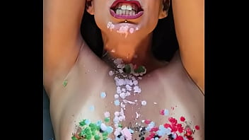 Veronna lambuzada de cera quente e provocando na hora de tirar