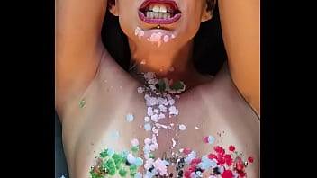 Veronna lambuzada de cera quente e provocando na hora de tirar