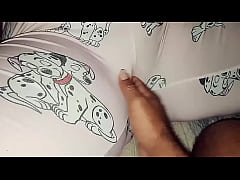 Play MP4 - Meio irm&atilde;o pega sua meia irm&atilde; novinha de pijama e faz gozar