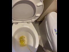 Play MP4 - Pissing in bathroom
