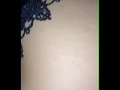 Play MP4 - Amigo de mi esposa le da por el culo en la camioneta 3parte