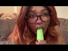 Play MP4 - Suck Dat Green Dick