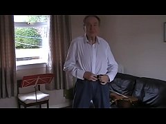 Play MP4 - Getting dressed 01 november 2019